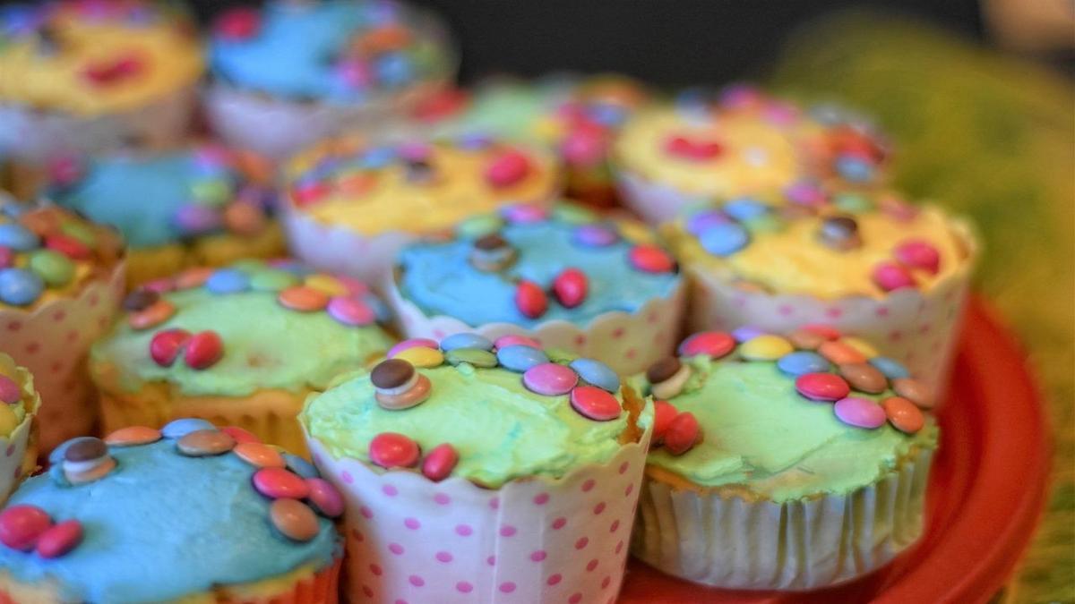 Desenvolva sua Habilidade com Dicas e Truques para Bolos Decorados Confeitados
